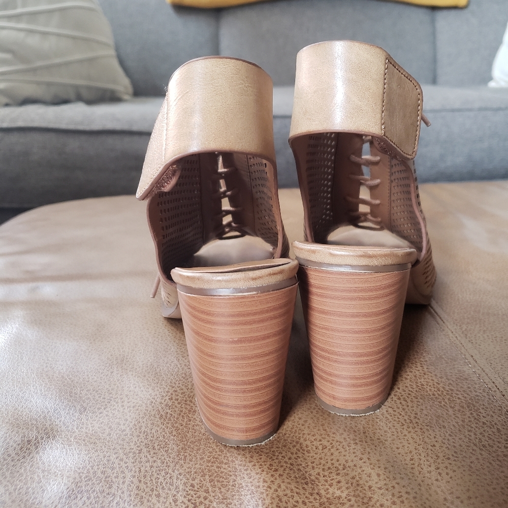 Block Heels - Picture 3 of 5